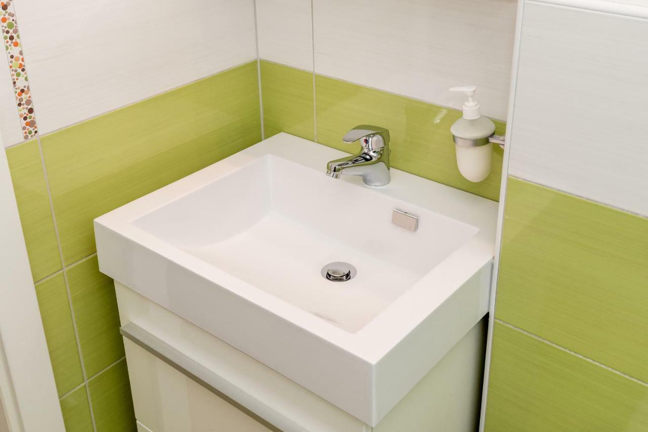Apartmani Gelo クレック エクステリア 写真