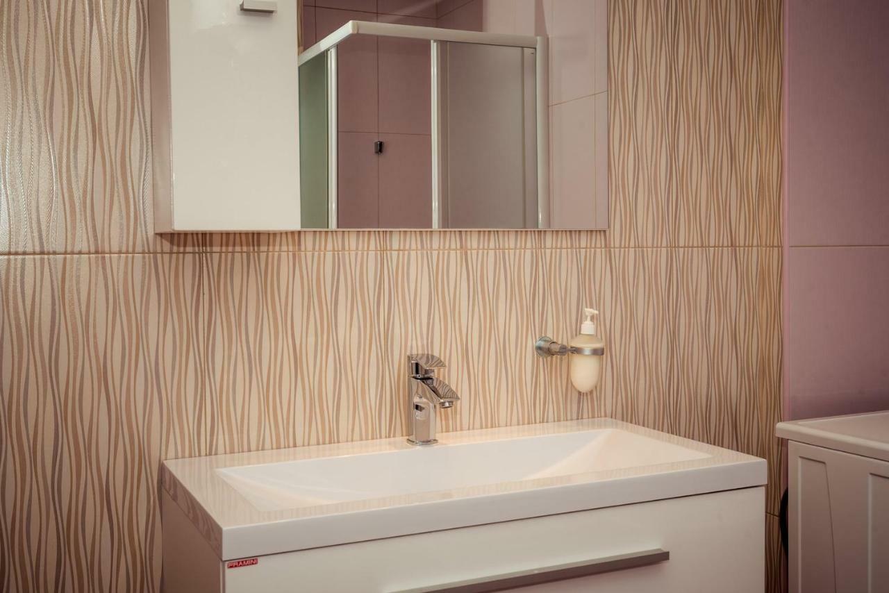 Apartmani Gelo クレック エクステリア 写真