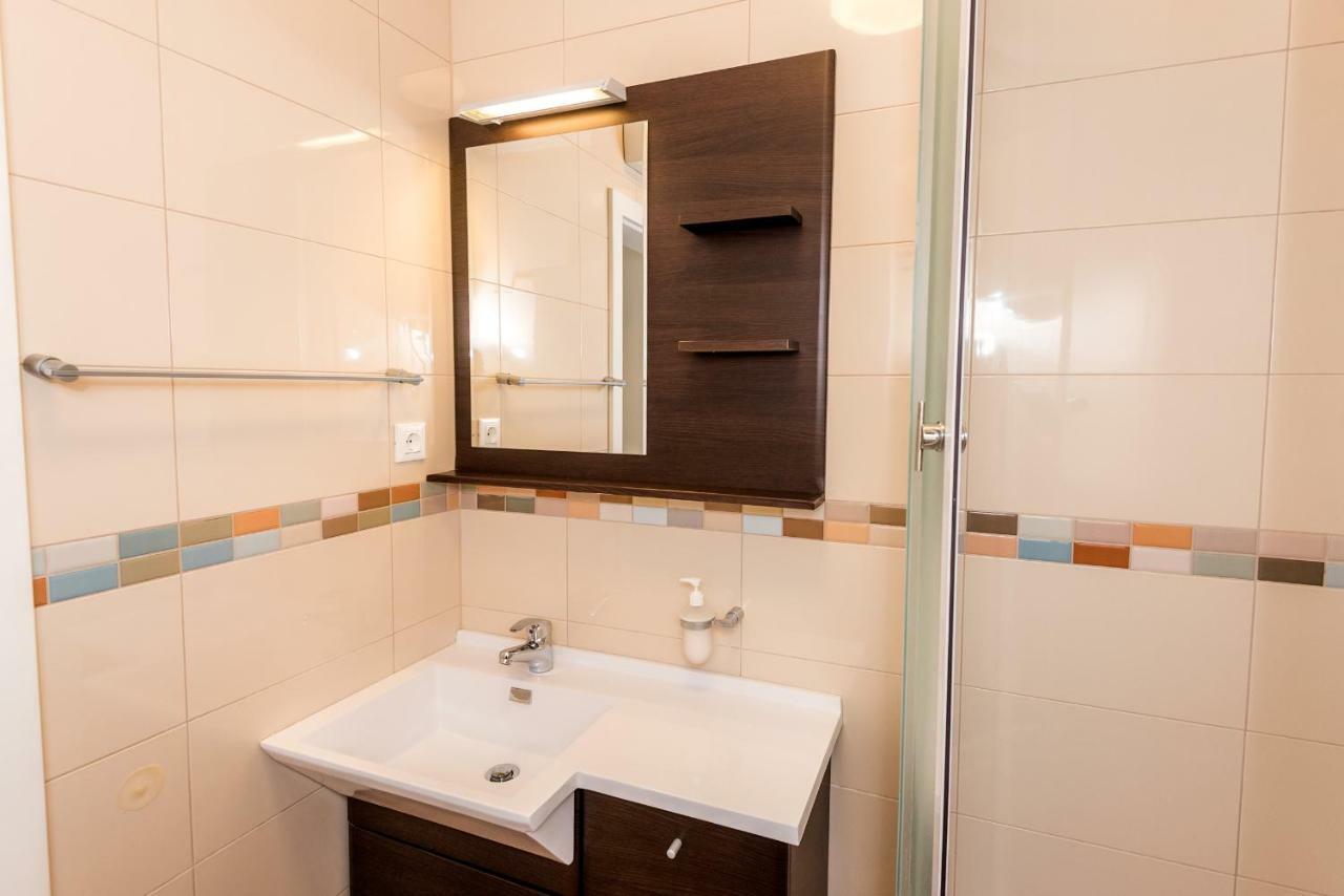 Apartmani Gelo クレック エクステリア 写真