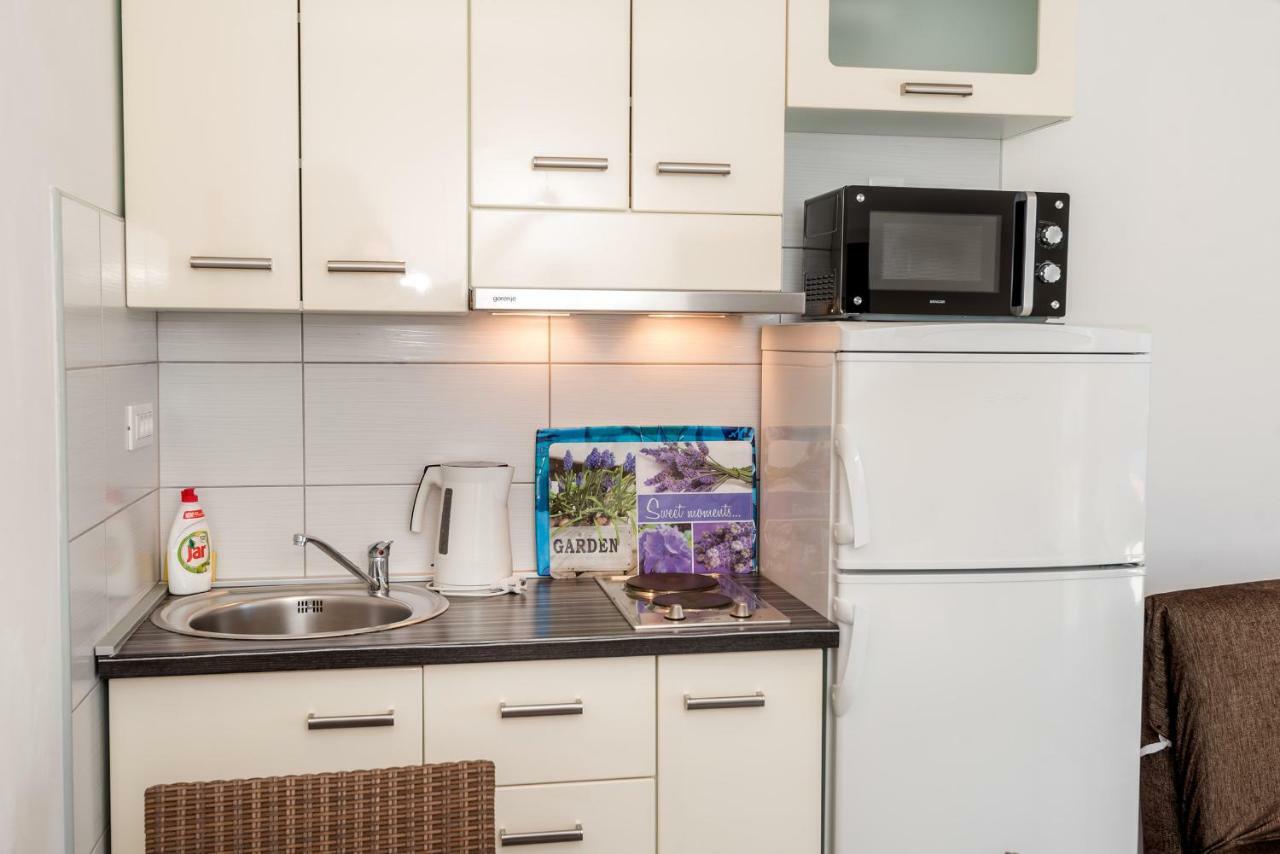 Apartmani Gelo クレック エクステリア 写真