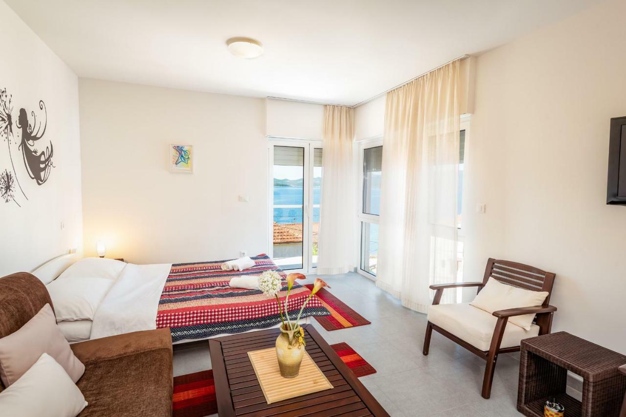 Apartmani Gelo クレック エクステリア 写真