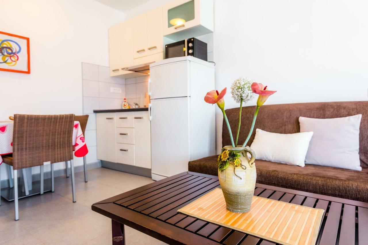 Apartmani Gelo クレック エクステリア 写真