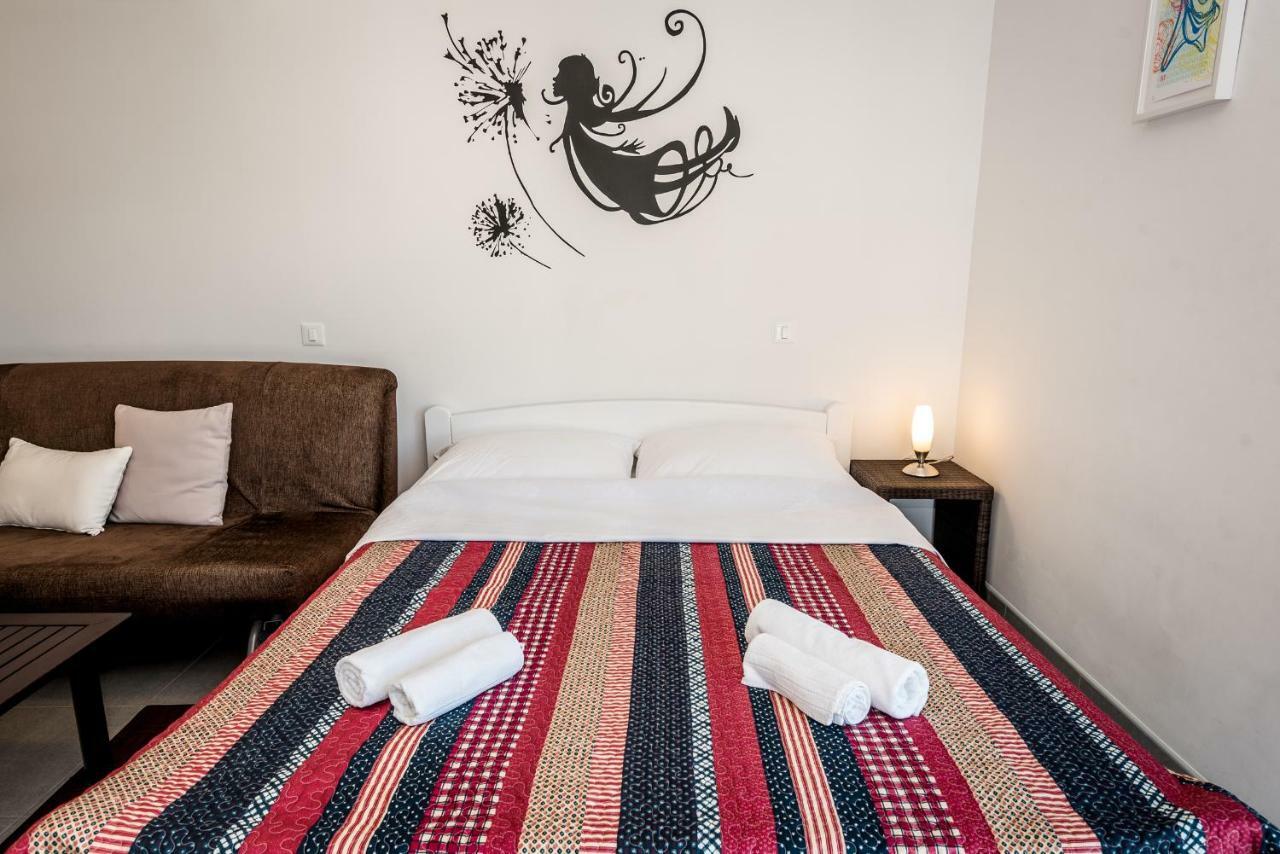 Apartmani Gelo クレック エクステリア 写真