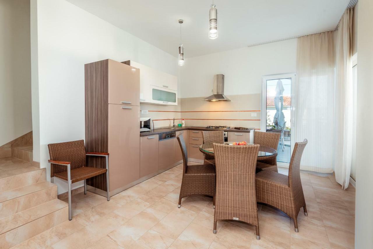 Apartmani Gelo クレック エクステリア 写真