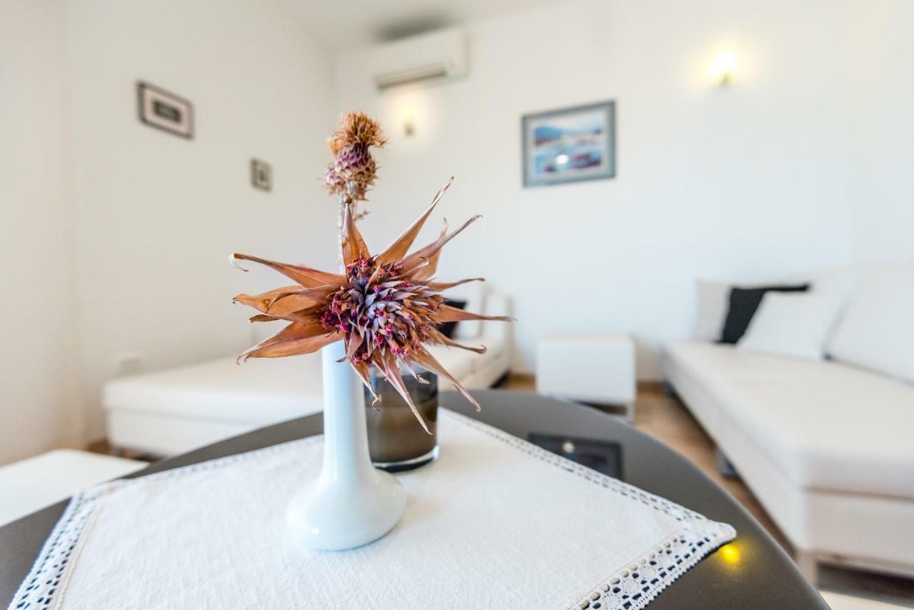 Apartmani Gelo クレック エクステリア 写真