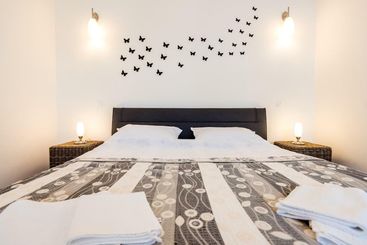 Apartmani Gelo クレック エクステリア 写真
